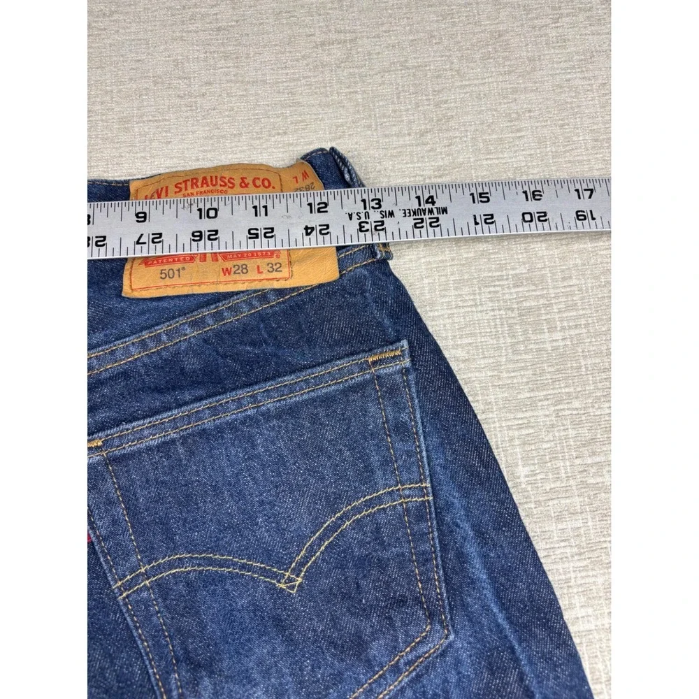 Levis 501 Womens 28x32 Jeans Dark Indigo Blue Washed Denim Jeans Cracked Fade